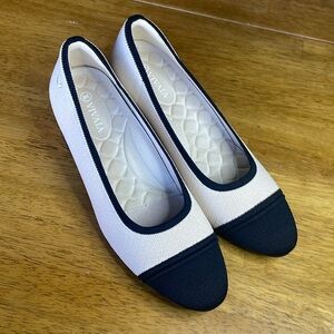 Vivaia Round-Toe Chunky Heels (Julie Pro) Sz 39 = Sz 8 Beige Black BRAND NEW